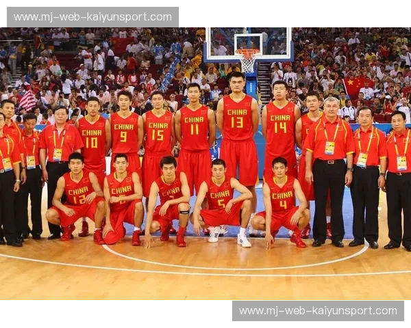 巅峰对决！梦十队vs中国队高清重现：科比詹姆斯联手，易建联独砍30分的神迹